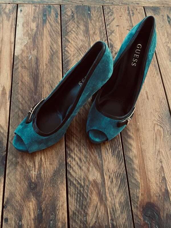 Обувки в петролен цвят - 25 евро